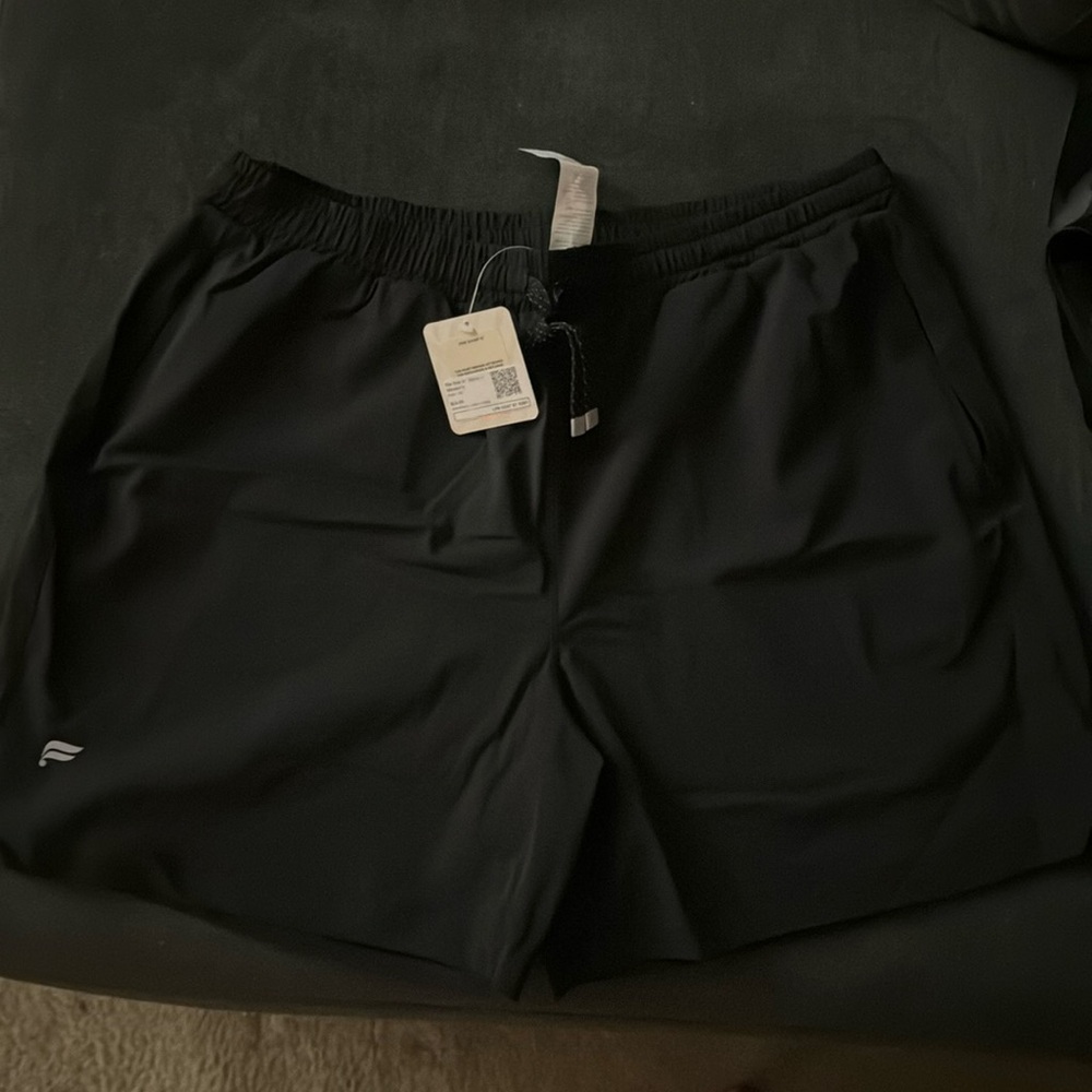 Fabletics 5” short